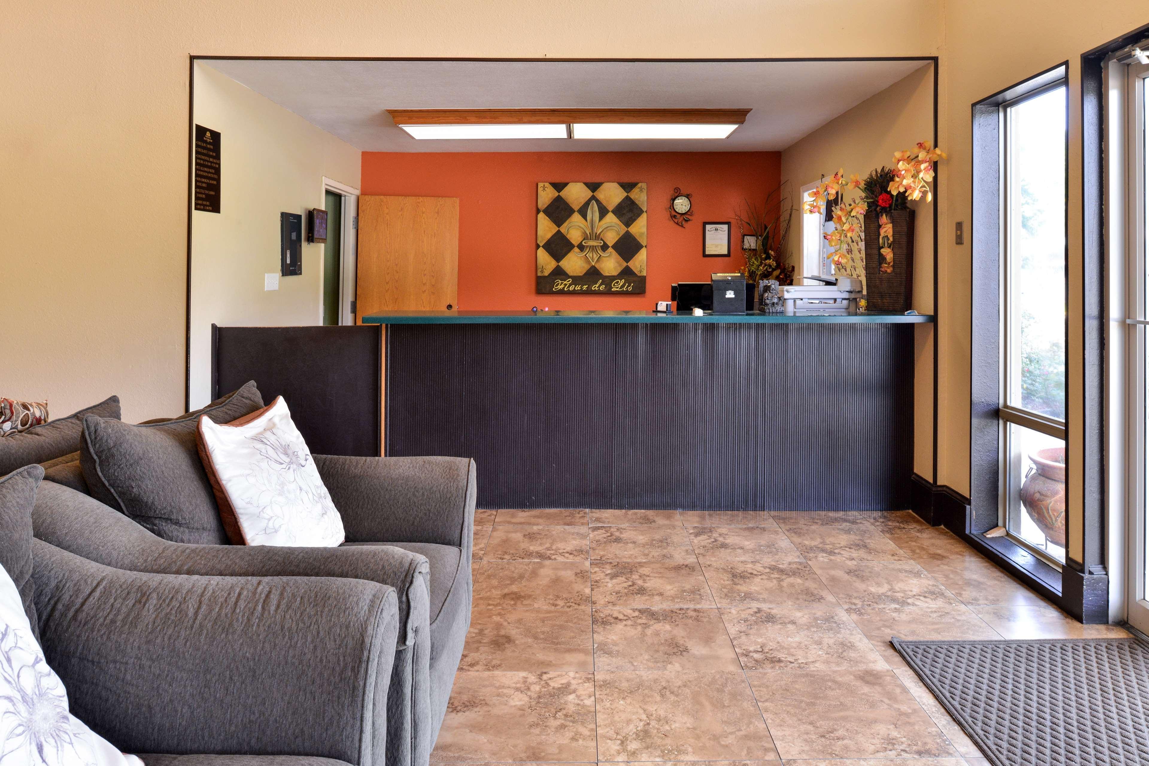Vila Gale Cabo كابو دي سانتو اغوستي المظهر الخارجي الصورة The lobby of a typical extended stay hotel