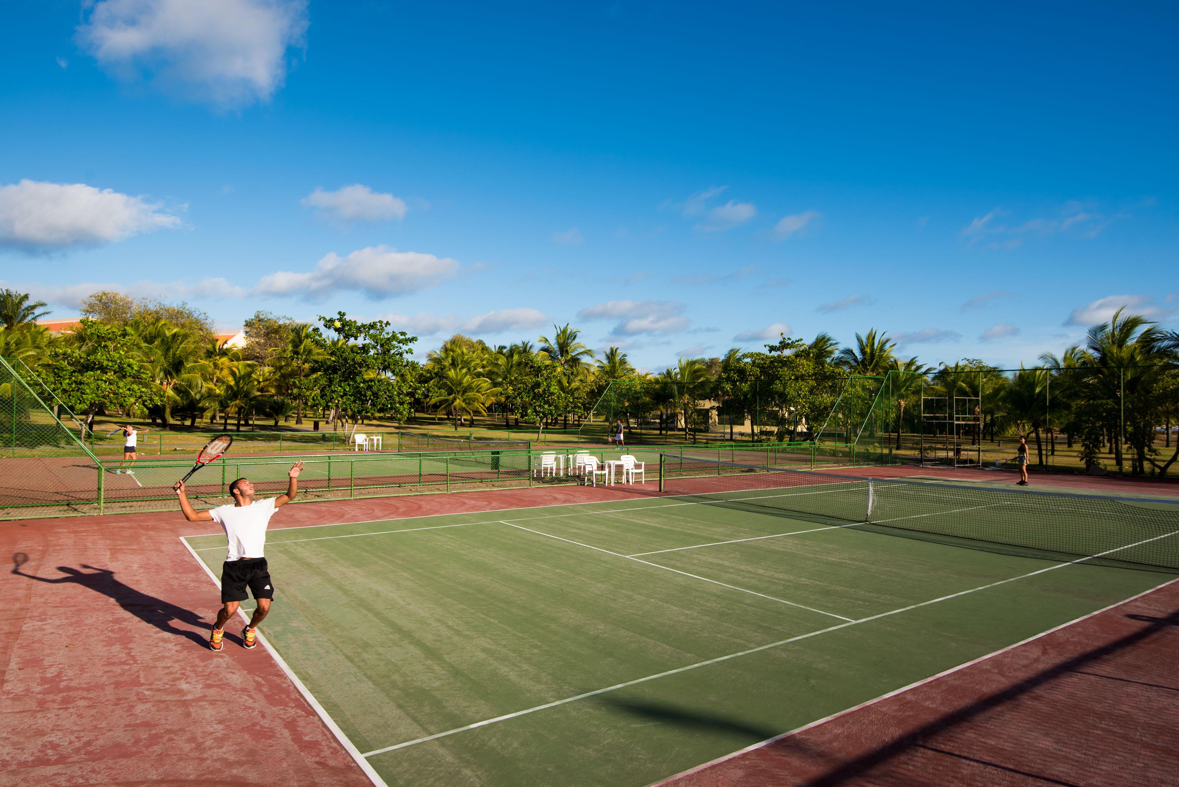 Vila Gale Cabo كابو دي سانتو اغوستي المظهر الخارجي الصورة Tennis courts at the Boca Raton Resort