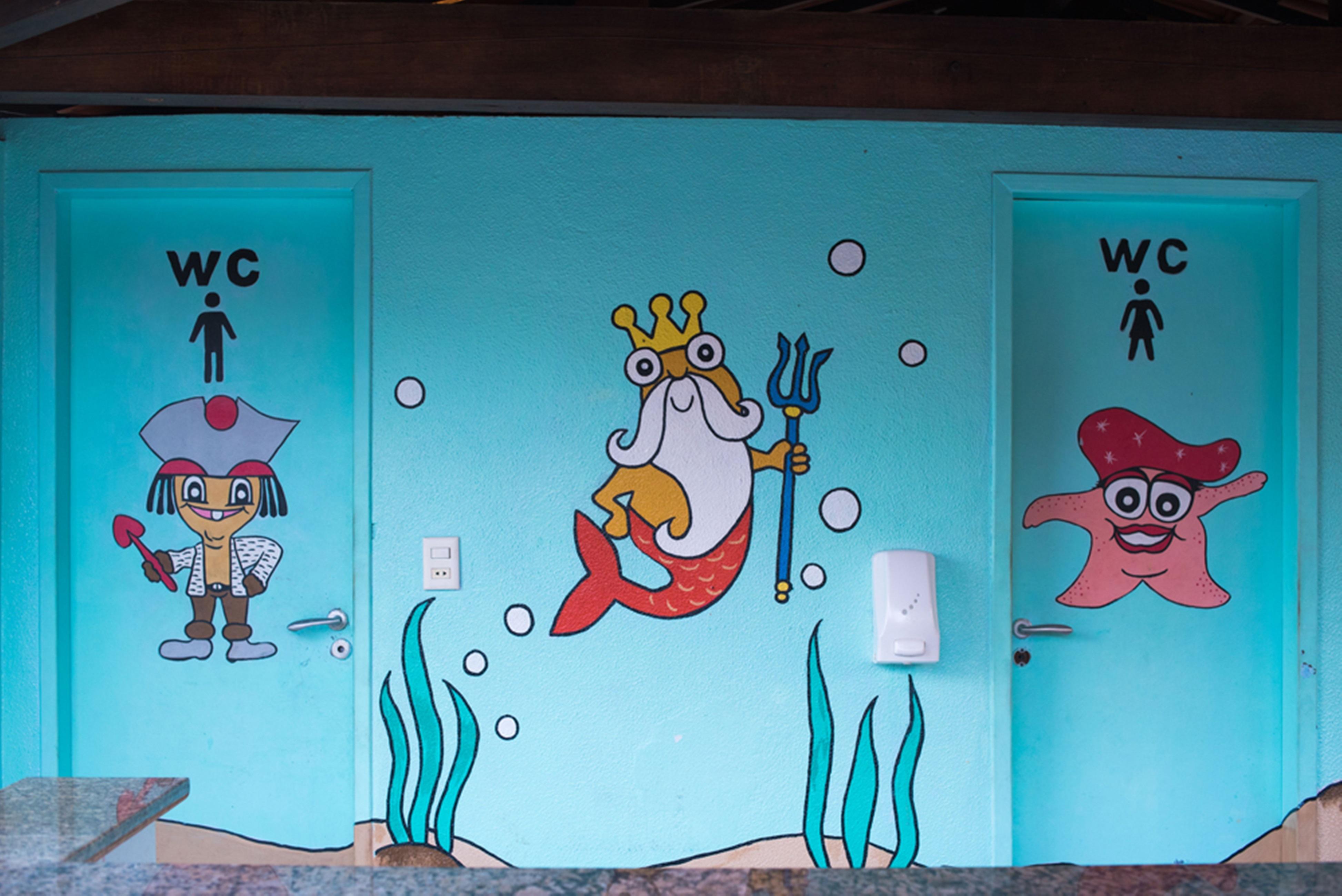 Vila Gale Cabo كابو دي سانتو اغوستي المظهر الخارجي الصورة The doors of the toilets at the resort